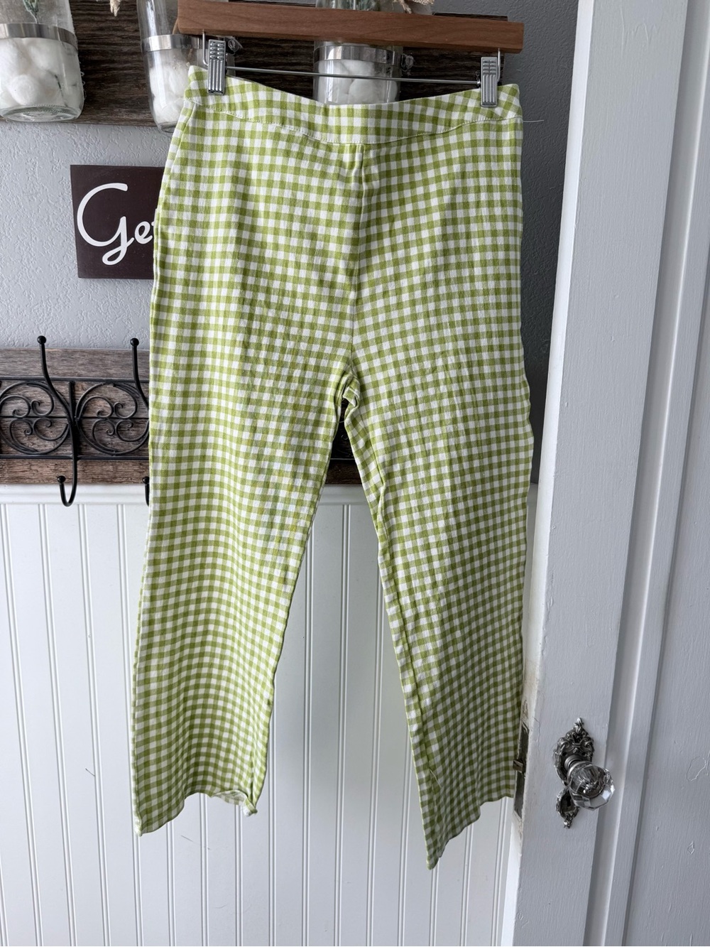 Le Lis Green Gingham Cropped Pants